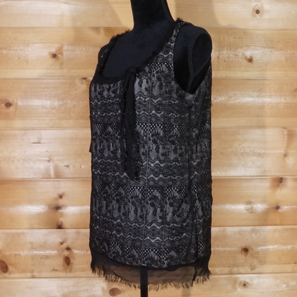 CAbi Lace Sleeveless Top L